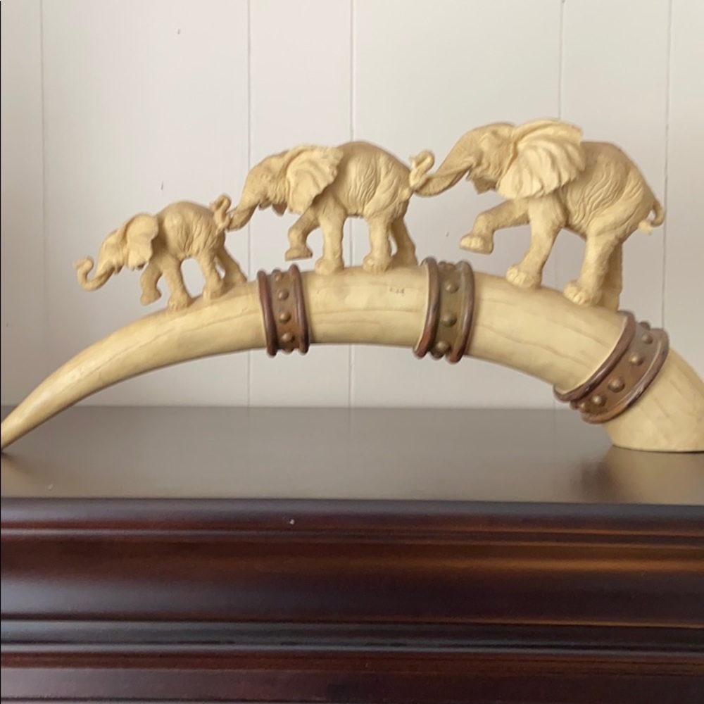 Elephant tribe centerpiece